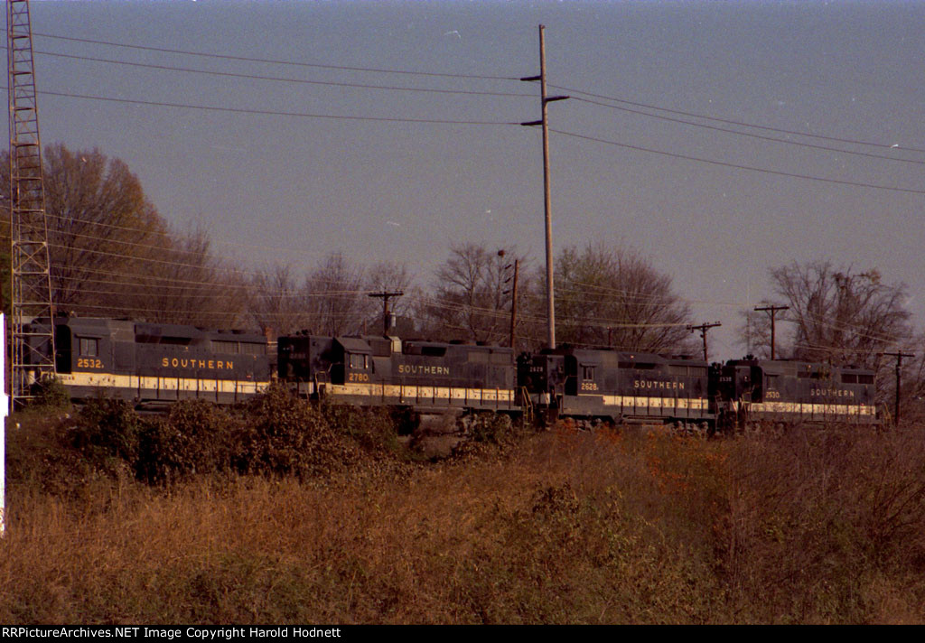 SOU 2532, 2780, 2628, and 2530 at the north end of the yard